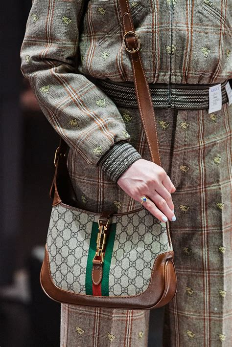 immagine tessuto gucci|Gucci: 5 capi e accessori vintage ed evergreen .